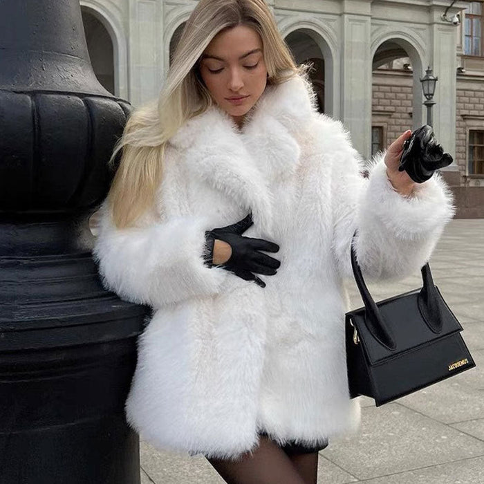 Damen Kunstpelzjacke mit Schalkragen und Oversized-Schnitt