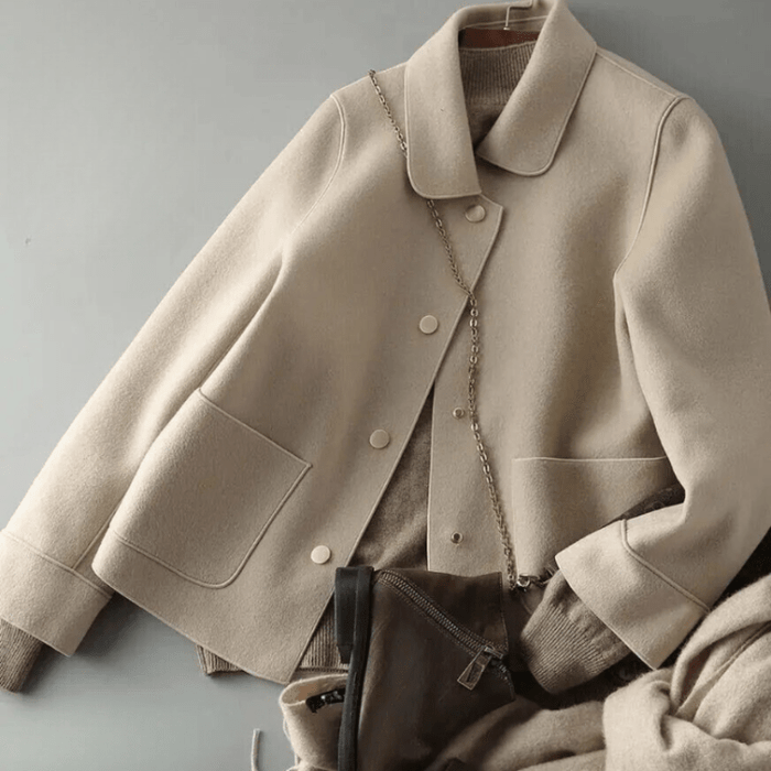 Damen Jacke mit Peter-Pan-Kragen und Knopfverschluss